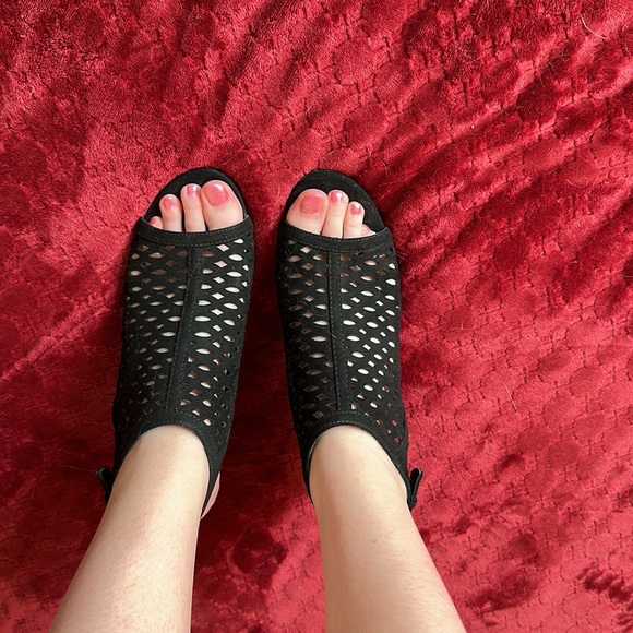 Women's High Heels - Picture 5 of 7